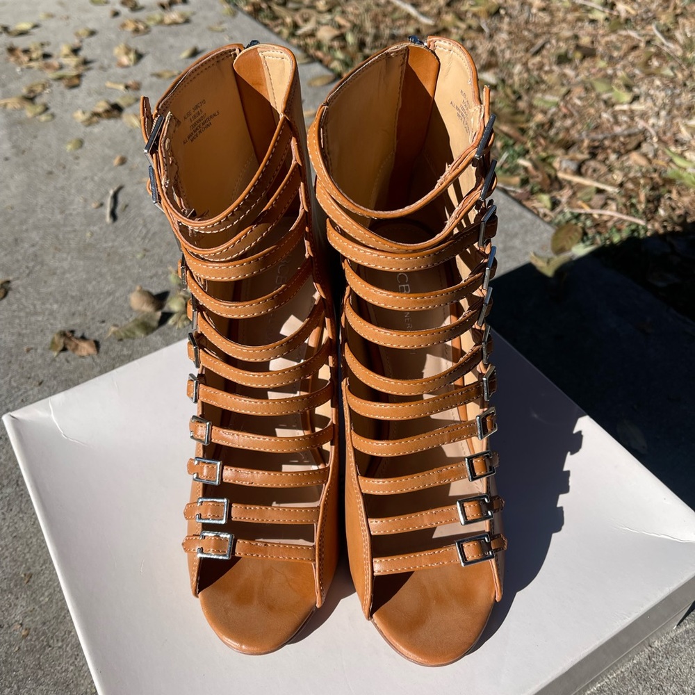 BCBG boots